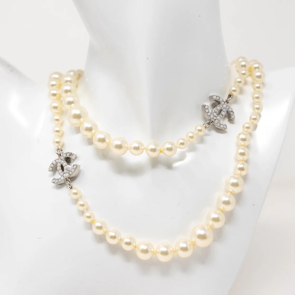 Chanel CC Pearl Long Necklace - Picture 4 of 4